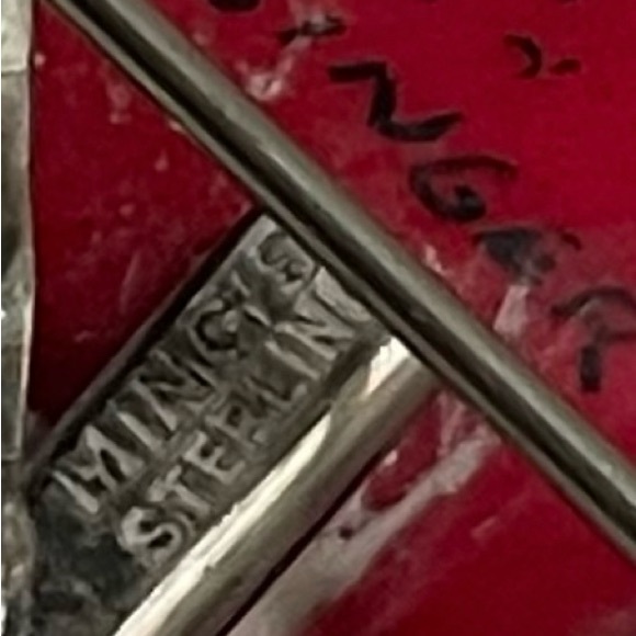 Ming’s of Honolulu Hawaii Sterling red ivory Ginger brooch - Picture 3 of 3